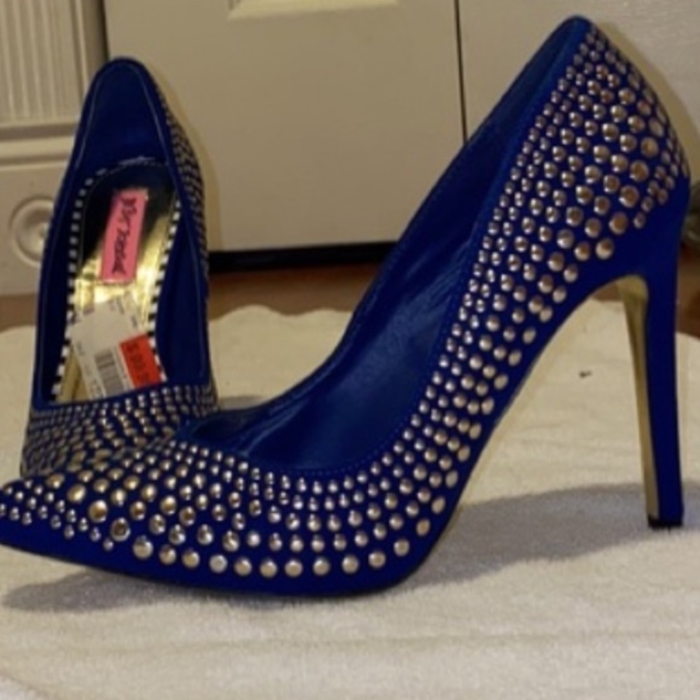NWT 149.00 Shoes. Betsey Johnson Faawn Blue Heels, Size 8. Read thoroughly. HP - Picture 12 of 16